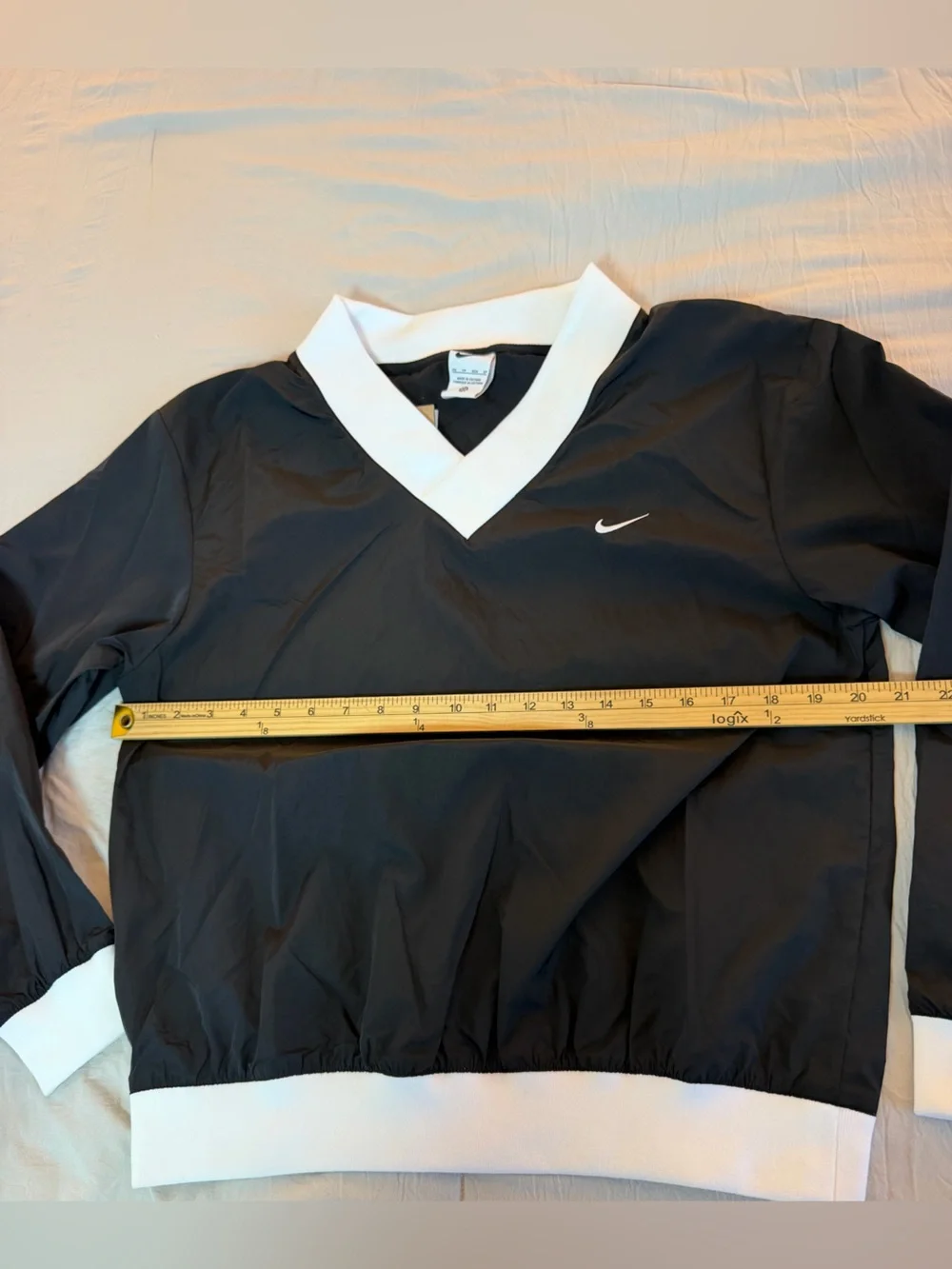 Nike Sportswear Essential Women's Loose UV Woven Long-Sleeve V- Neck sweater top